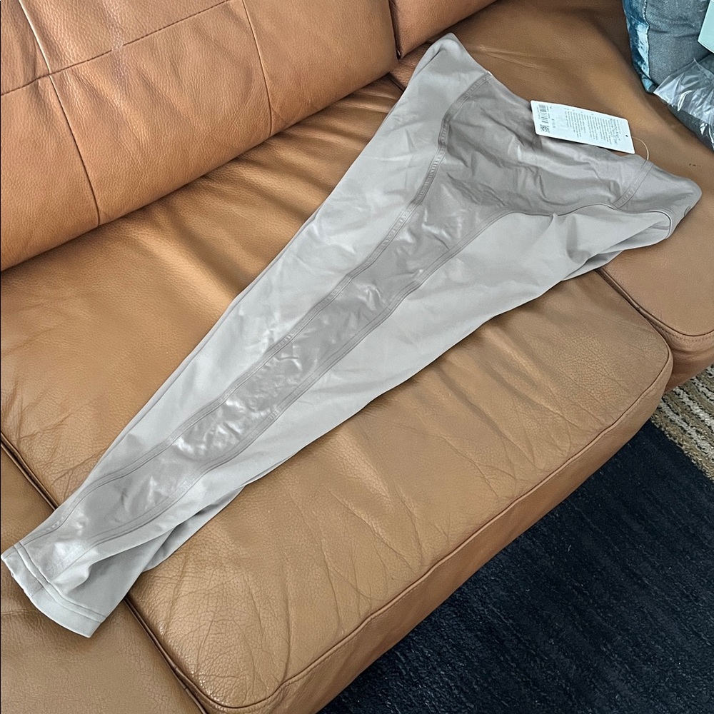 lululemon (14) Align No-line Pant 25” *Sati - Picture 2 of 11